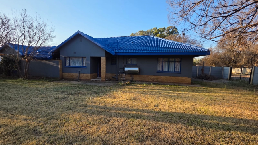 4 Bedroom Property for Sale in Songloed North West